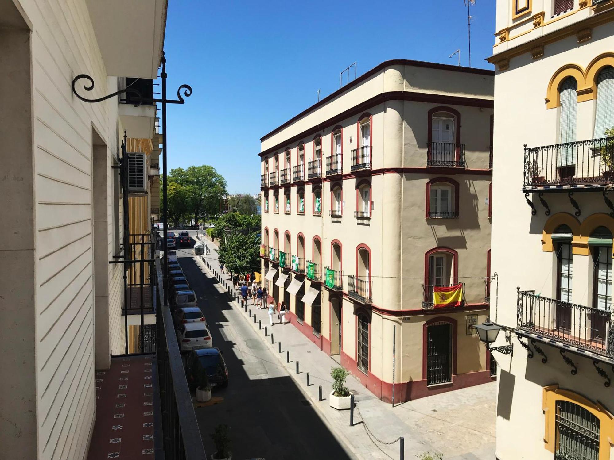 Ad21Sevilla - Suite Экстерьер фото