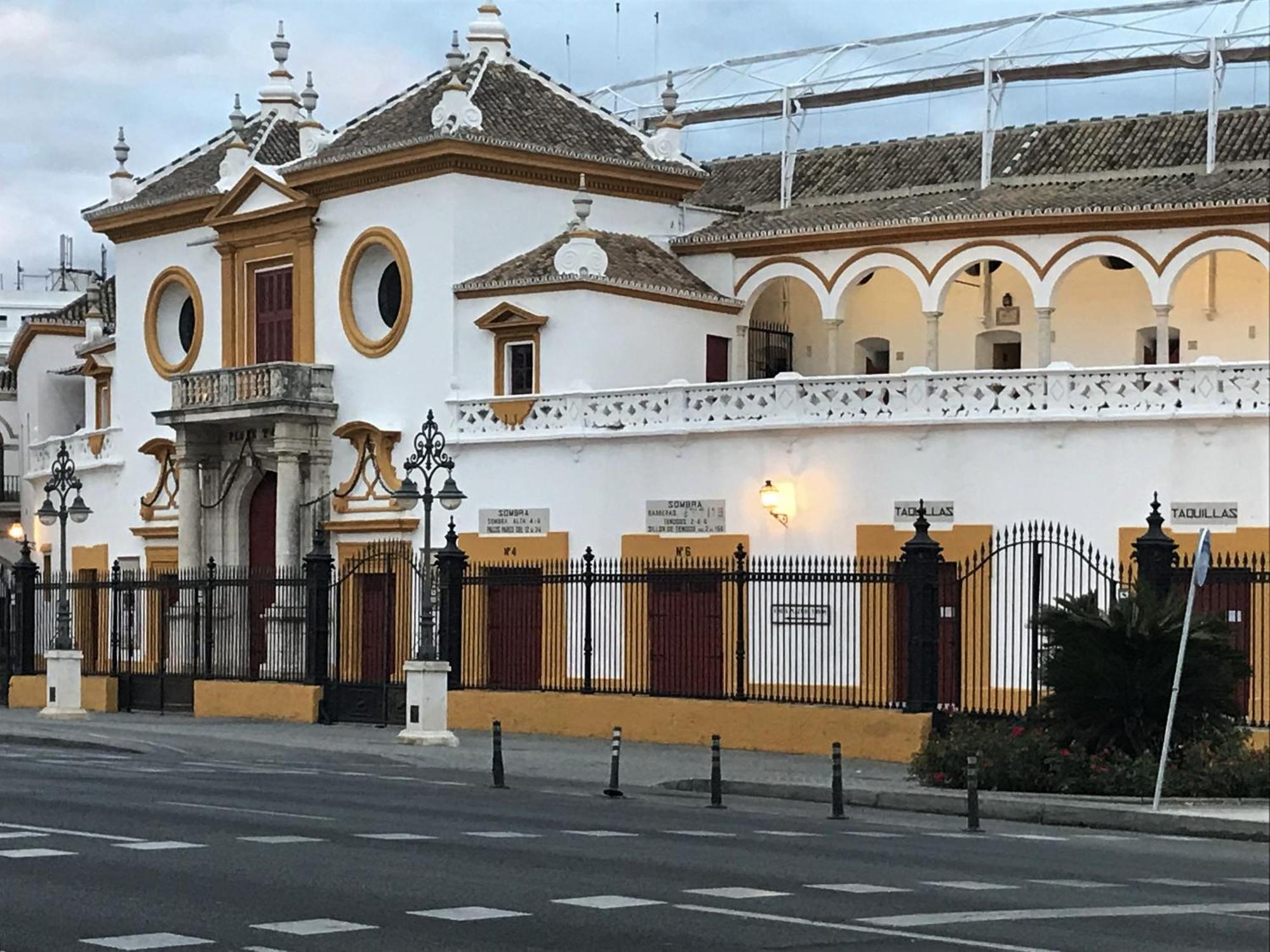 Ad21Sevilla - Suite Экстерьер фото